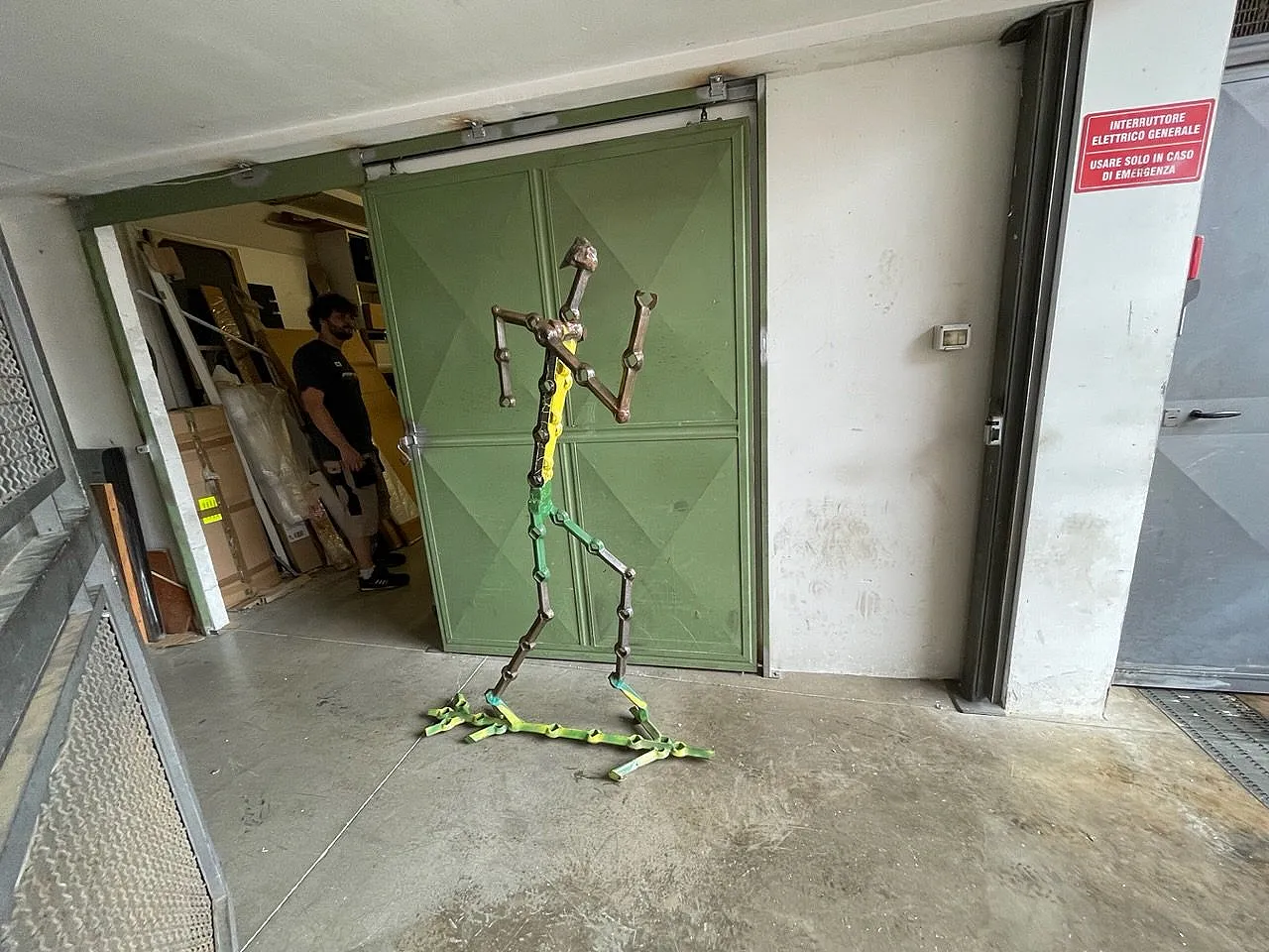 Americo Gianmateo, Large sculpture of Usain Bolt, early 21st century, wrought iron 5