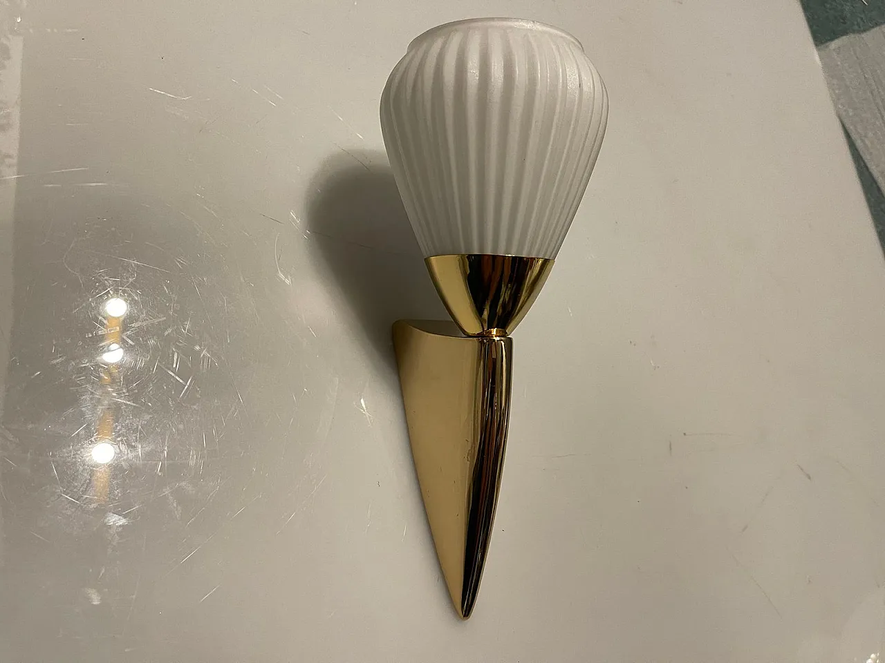 Pair of pleated brass wall light in opaline glass, 1980s 4