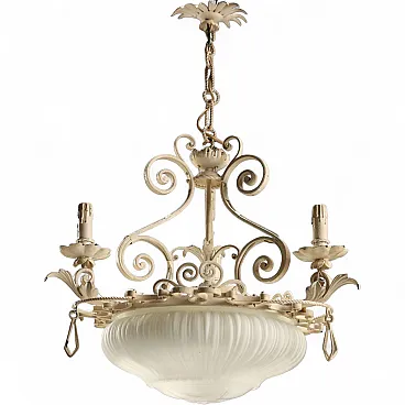 Lampadario in ferro battuto smaltato e vetro opalino, primo '900