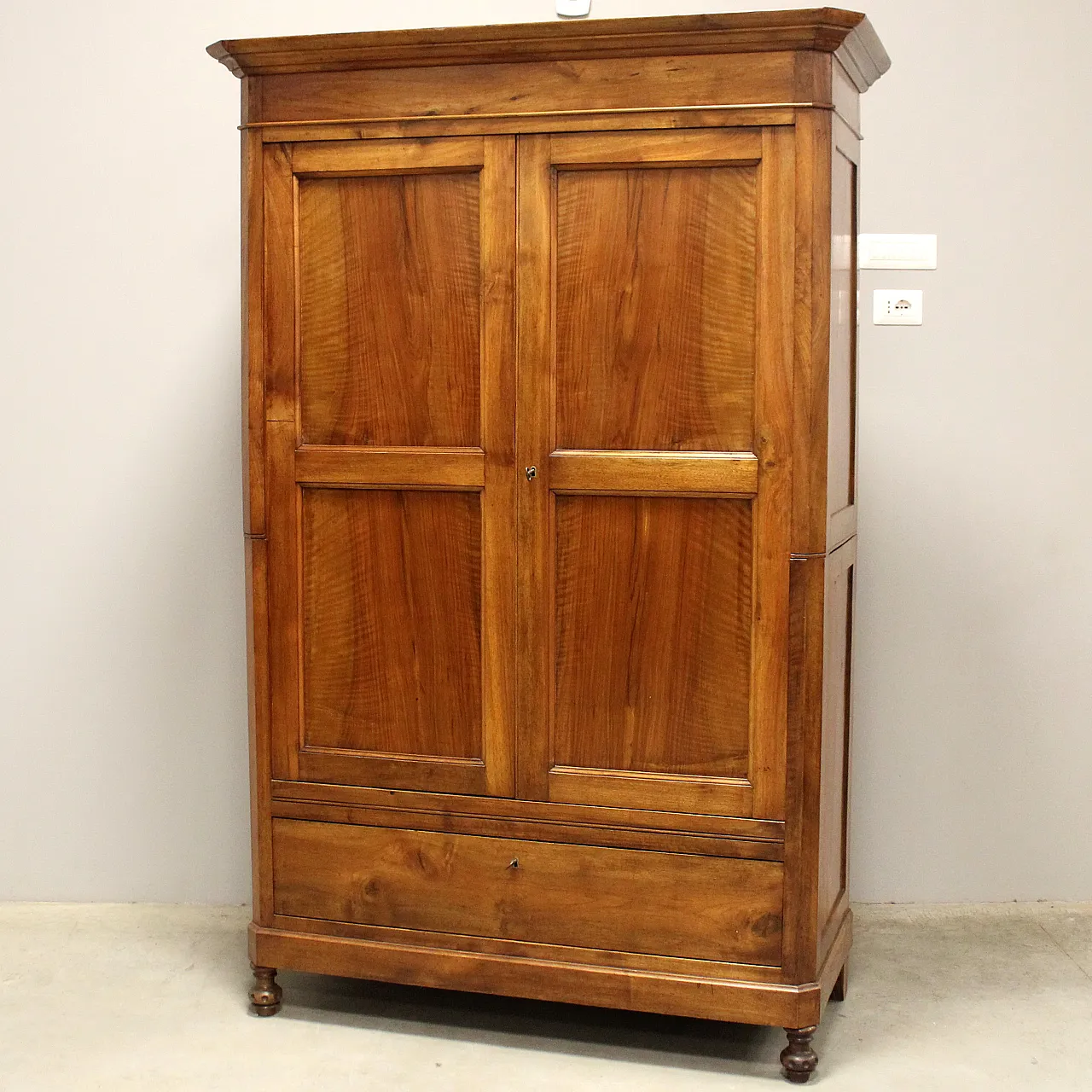 Louis Philippe sideboard wardrobe walnut, 19th century Italian 2