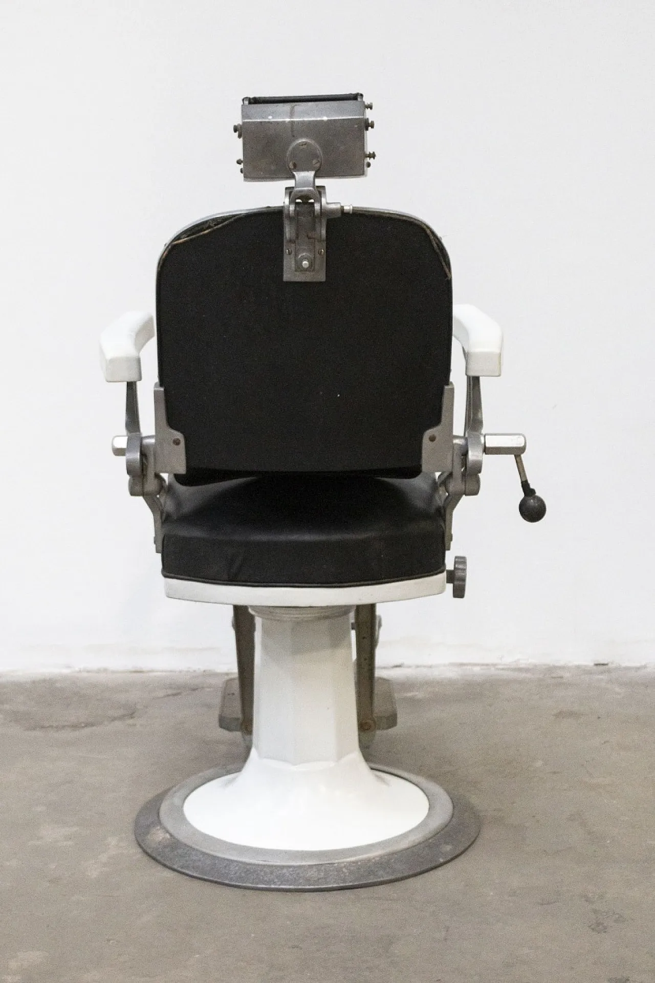 Paral Legnano barber chair, late 20th century 6