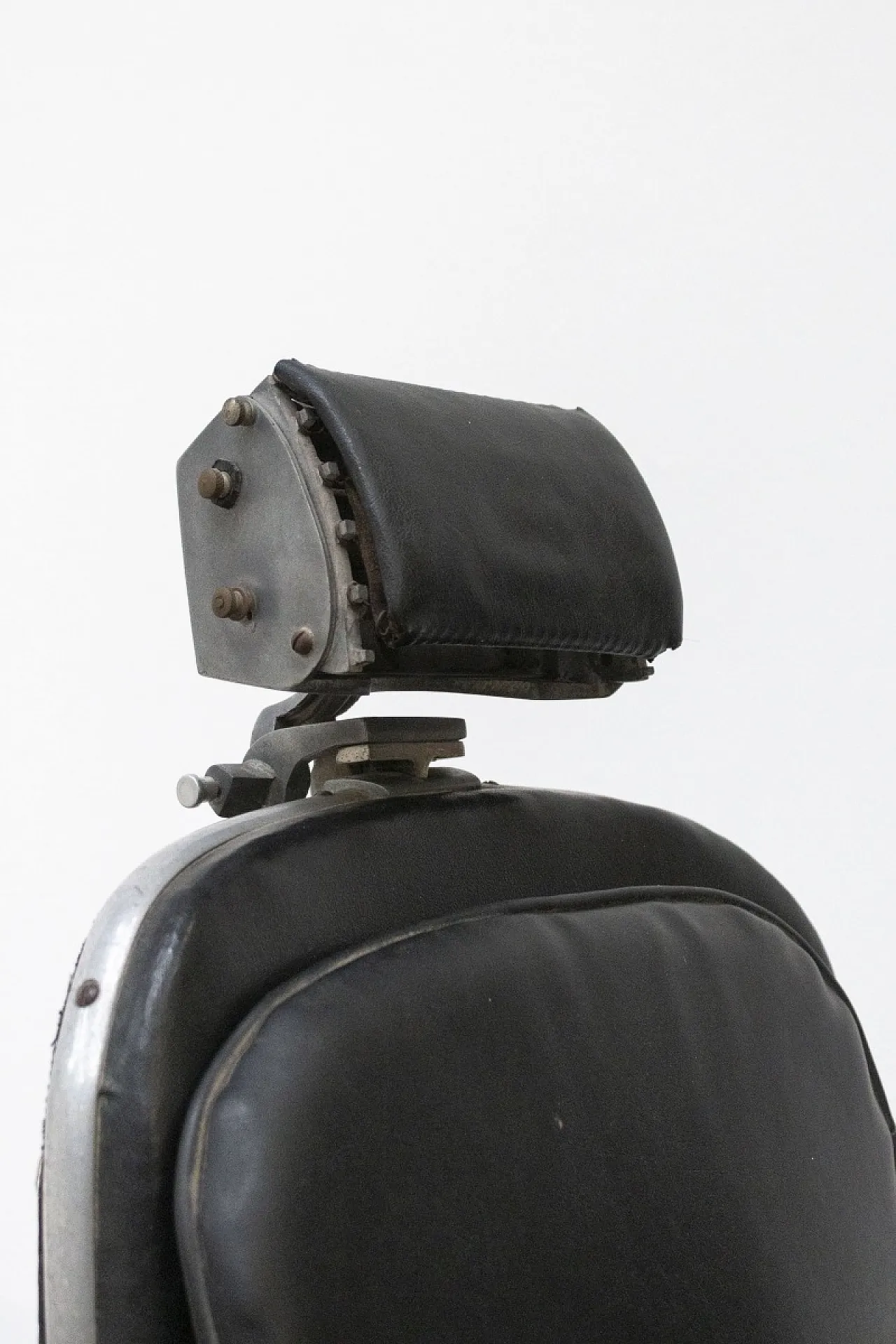 Paral Legnano barber chair, late 20th century 8