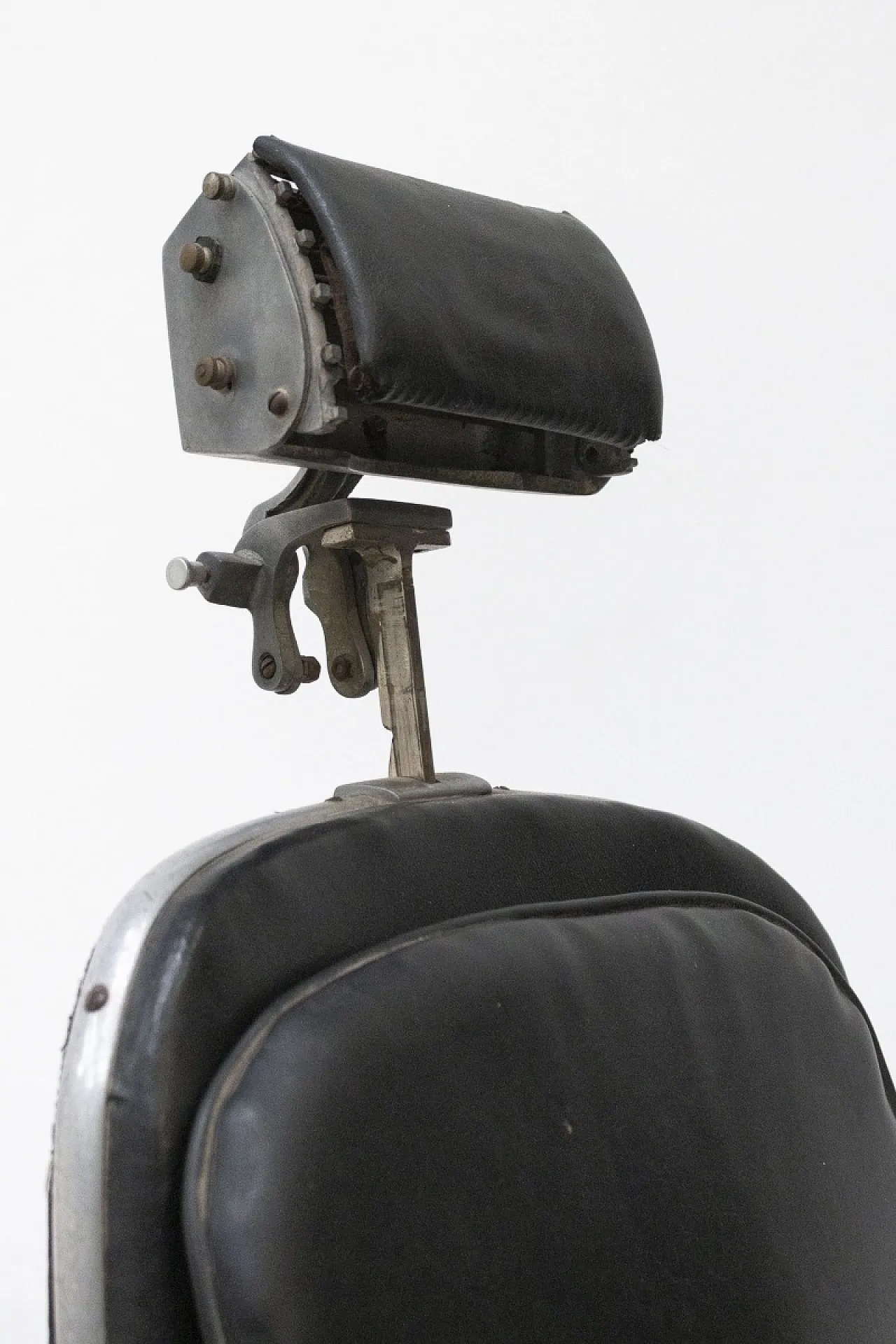 Paral Legnano barber chair, late 20th century 9