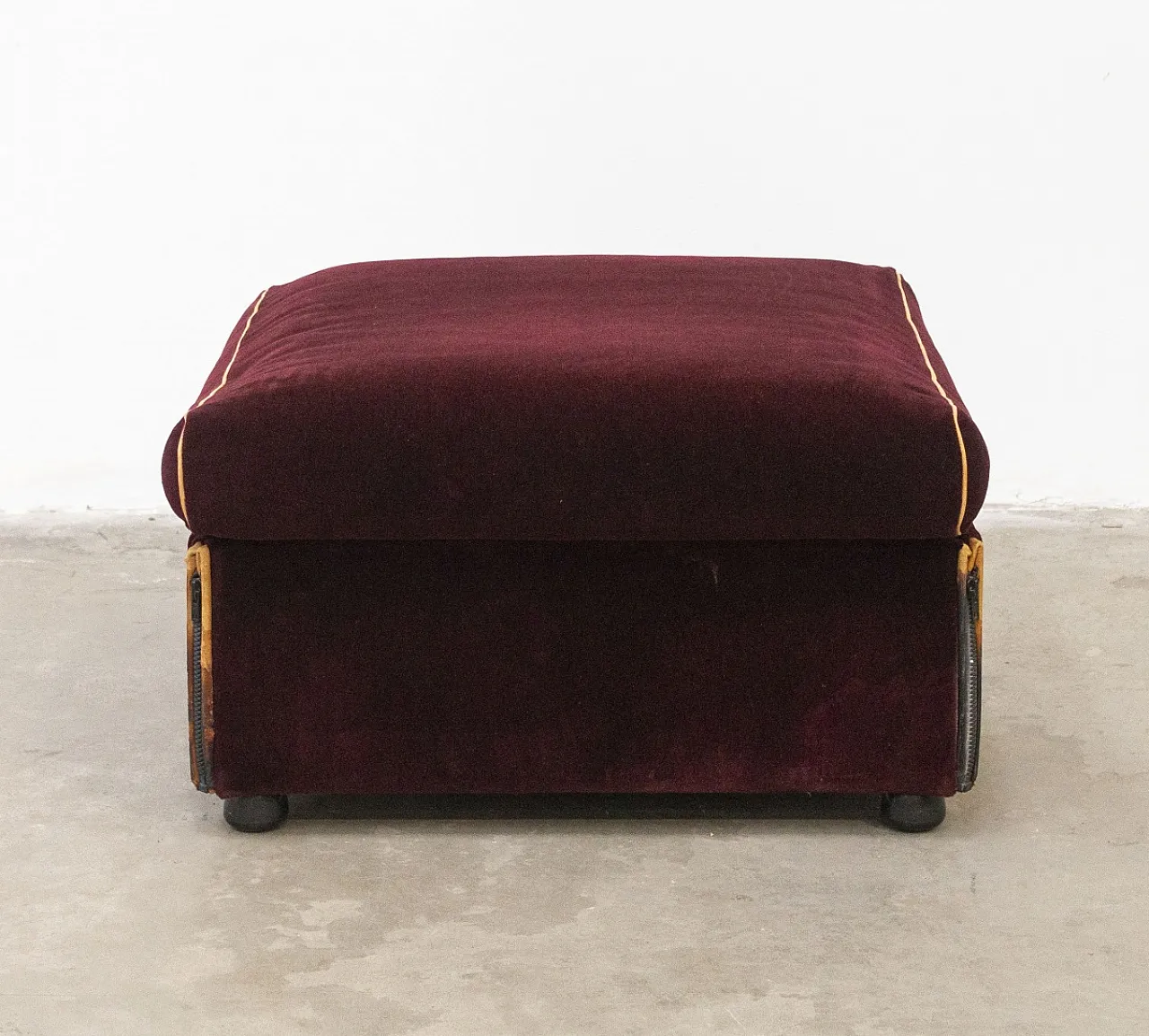 Duc velvet pouf by Mario Bellini for Cassina, 1970s 2