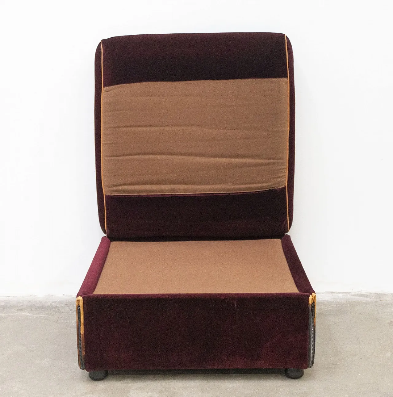 Duc velvet pouf by Mario Bellini for Cassina, 1970s 4
