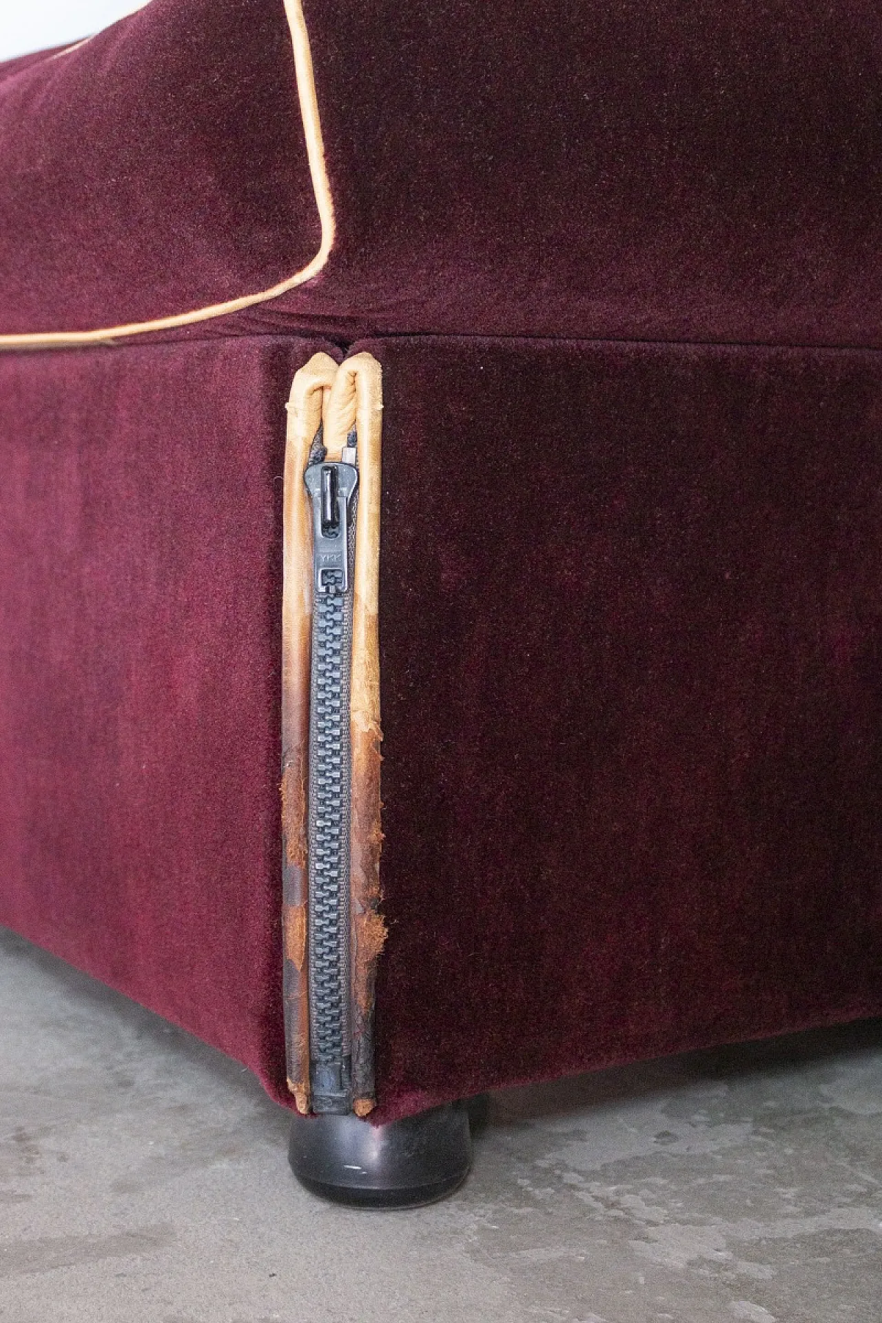 Duc velvet pouf by Mario Bellini for Cassina, 1970s 6