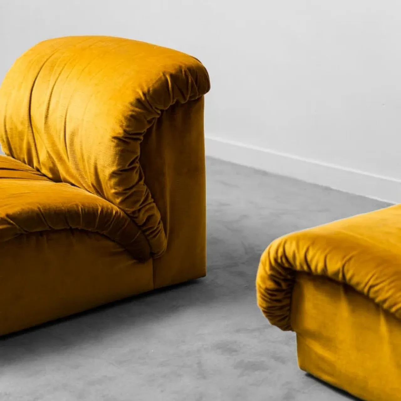 Coppia di poltrone Doimo Salotti, anni '70 5