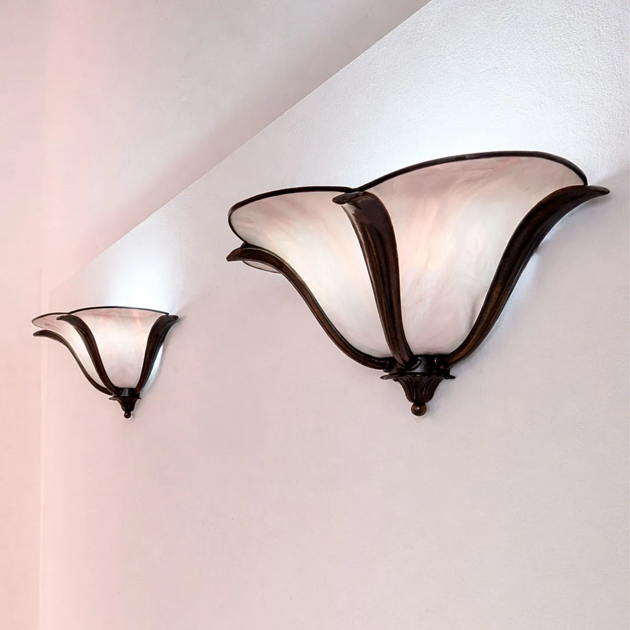 Pair of glass and brass flower sconces by Aureliano Toso, 70s 2