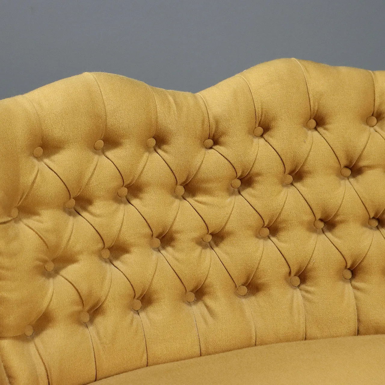 Tufted sofa with fabric upholstery, 20th century 4