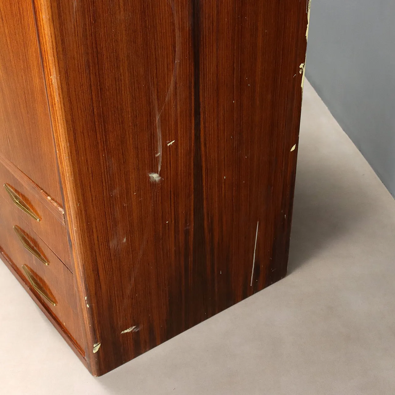 Wall cabinet with exotic wood veneer and brass, 20th century 8