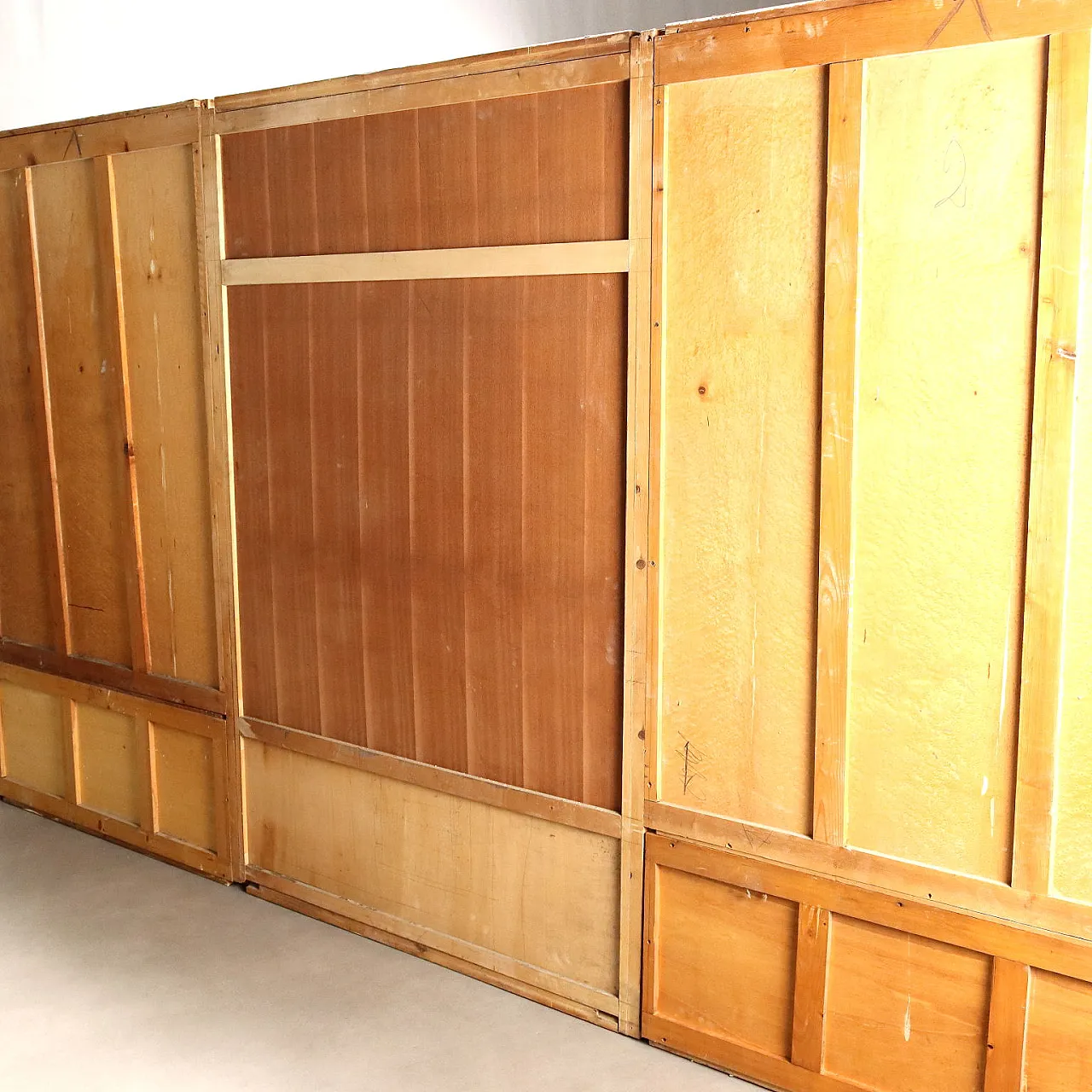 Wall cabinet with exotic wood veneer and brass, 20th century 10