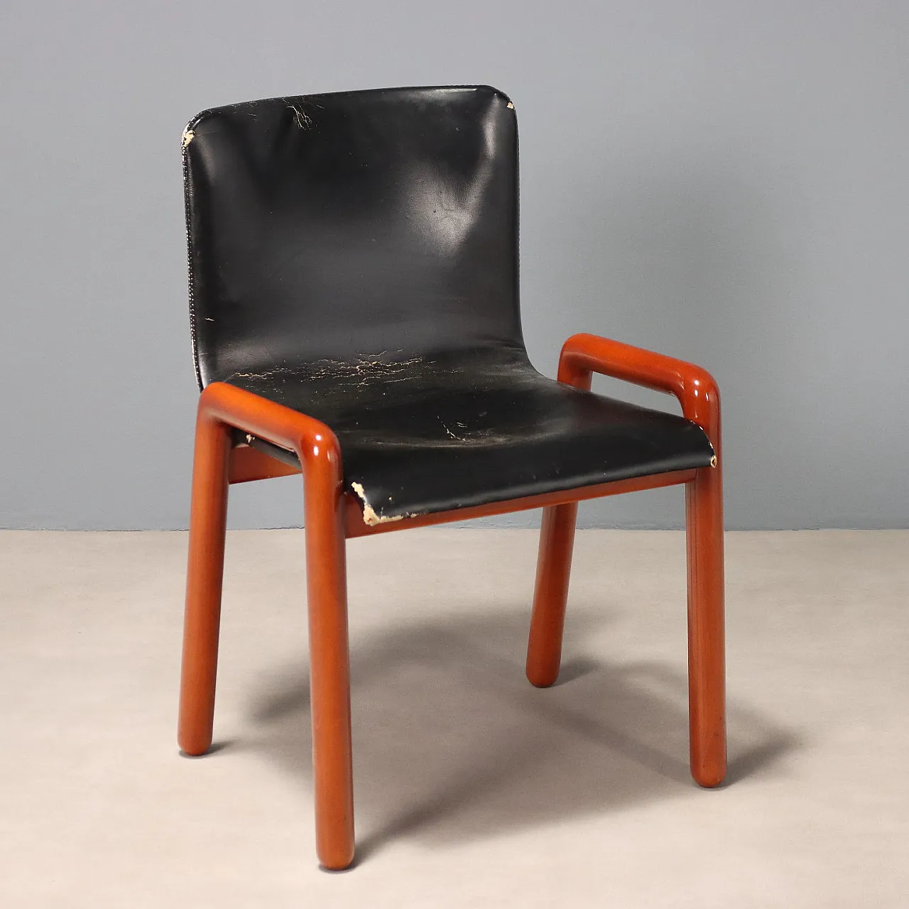 Dining chair with wooden frame and black leather seat, 20th century 1