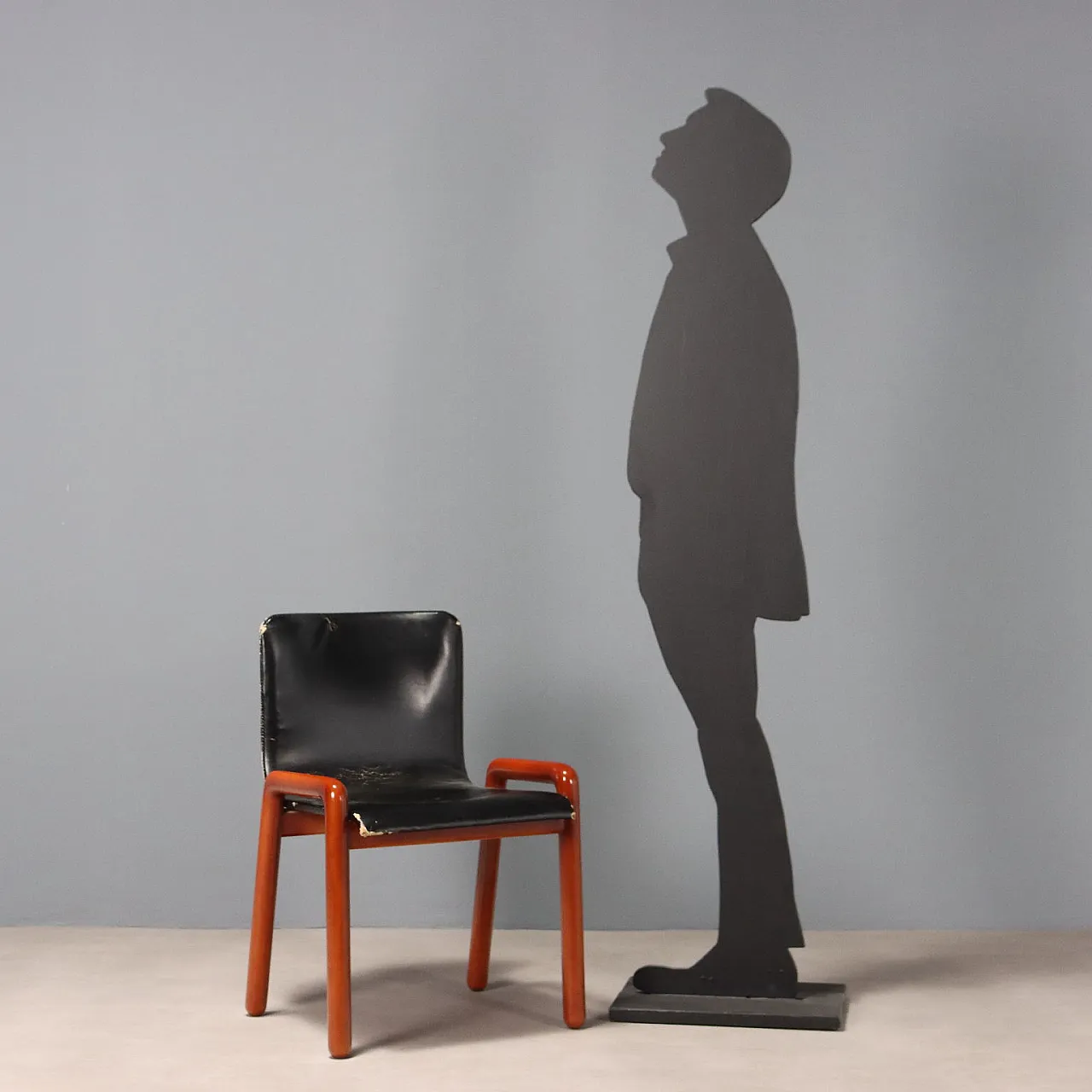 Dining chair with wooden frame and black leather seat, 20th century 3