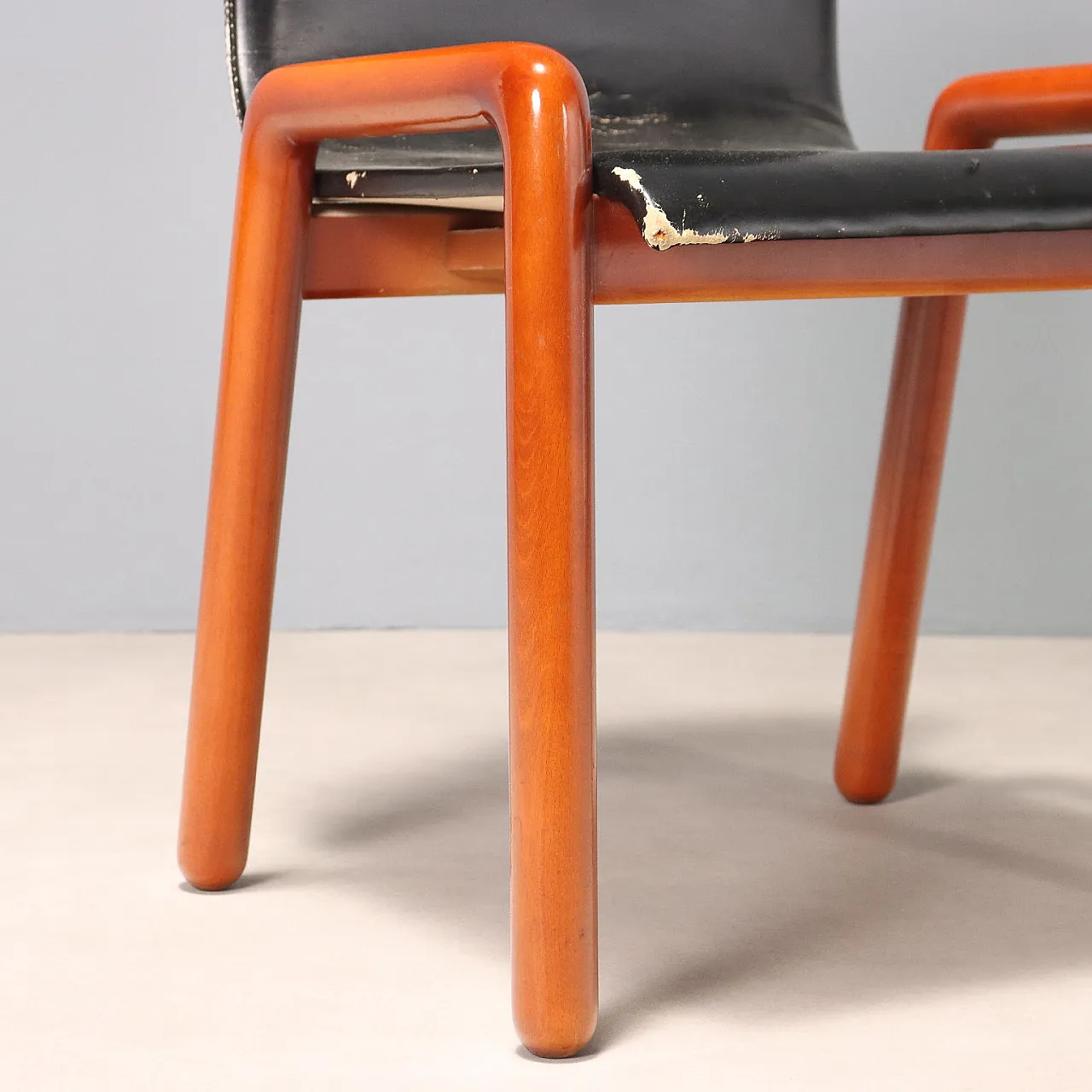 Dining chair with wooden frame and black leather seat, 20th century 5