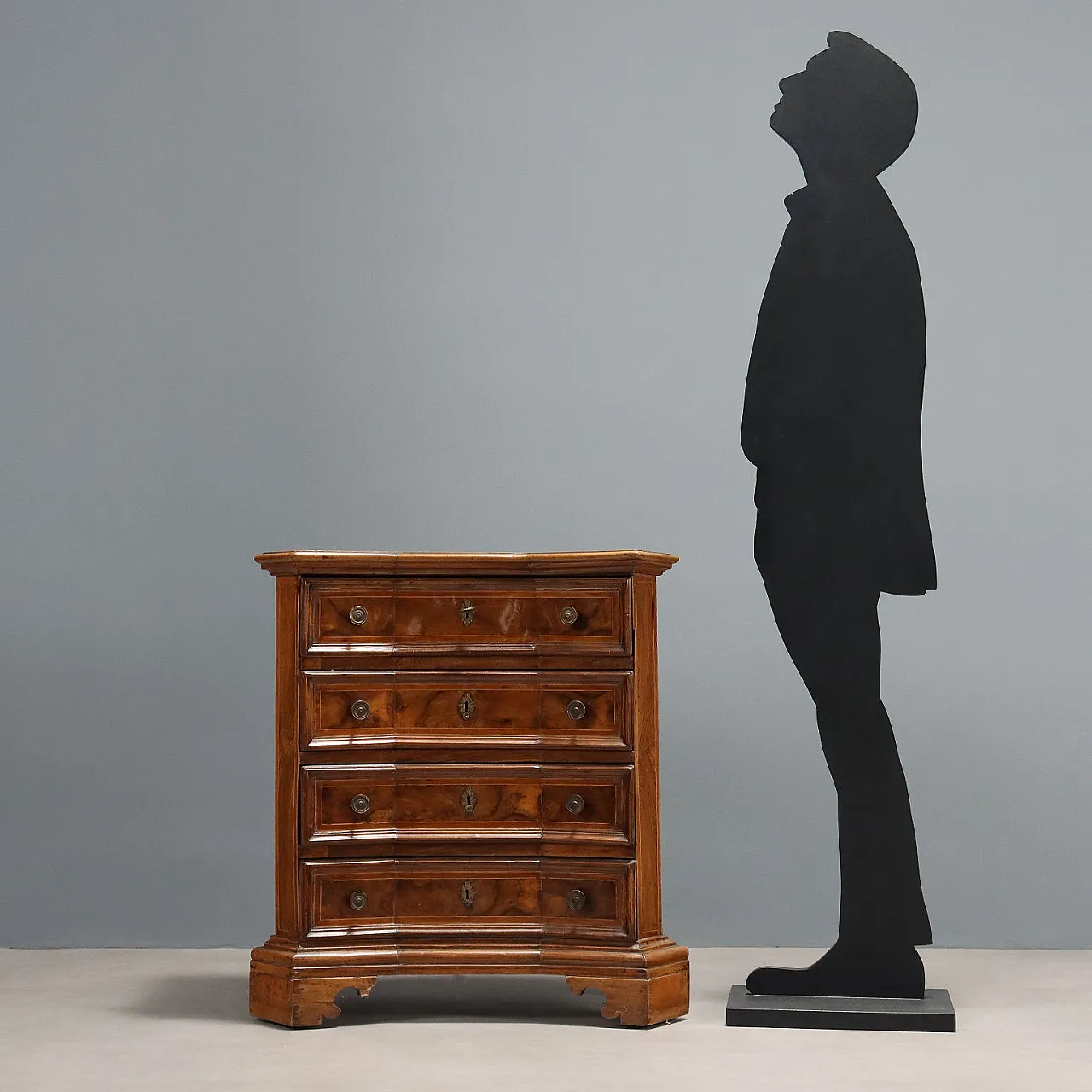 Baroque bedside table in walnut, maple, fir, and bronze, 18th century 3