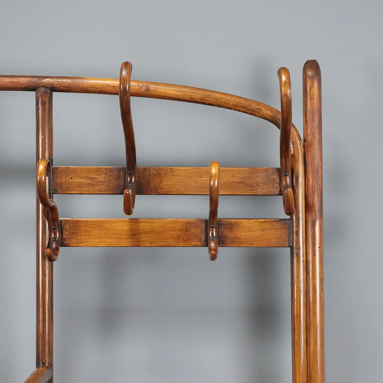 Appendiabiti da parete Thonet in faggio curvato tinto noce, '900 5