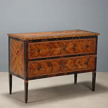 Cassettone neoclassico in olivo e palissandro lucidato, metà '700