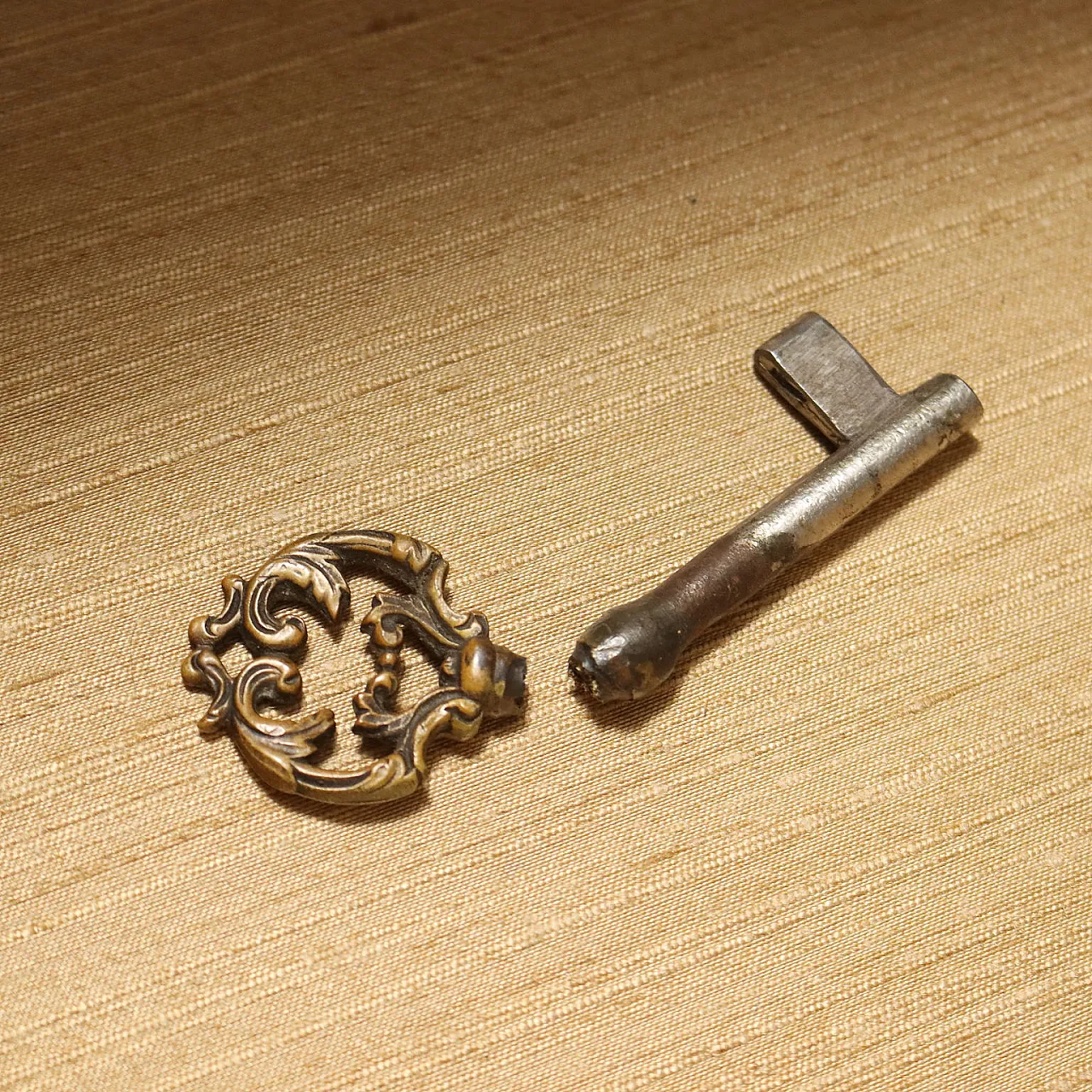 Cassettone neoclassico in olivo e palissandro lucidato, metà '700 6