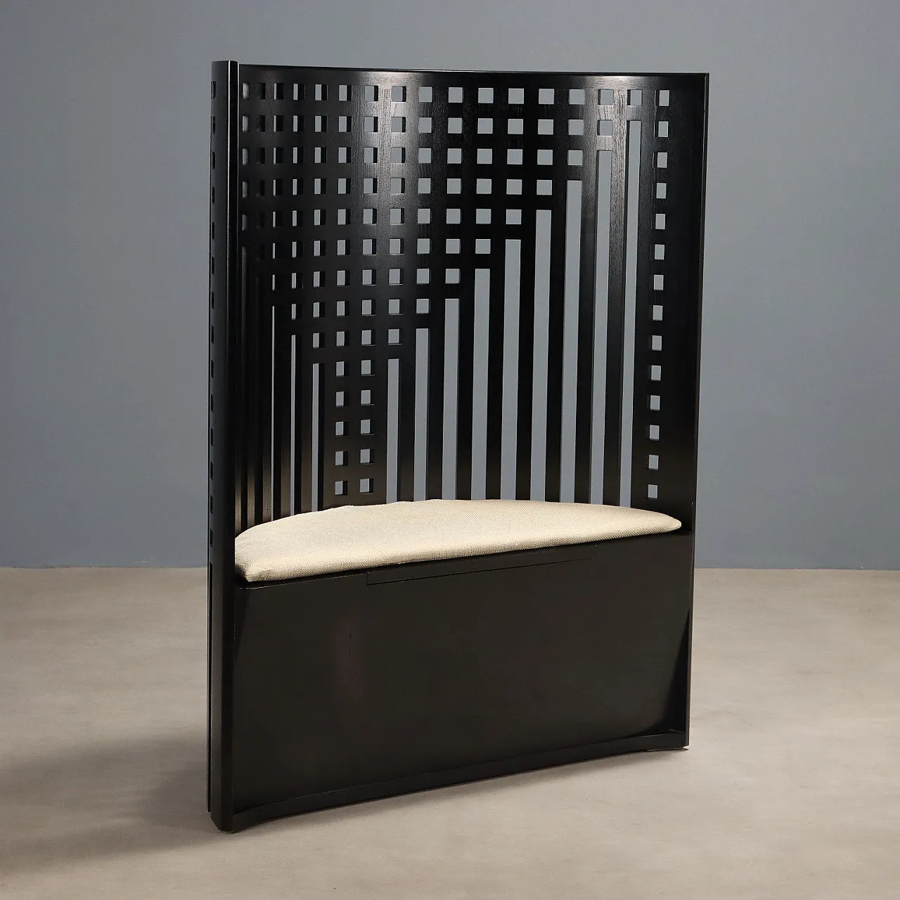 Poltrona in legno di frassino, espanso e tessuto di Cassina, '900 4