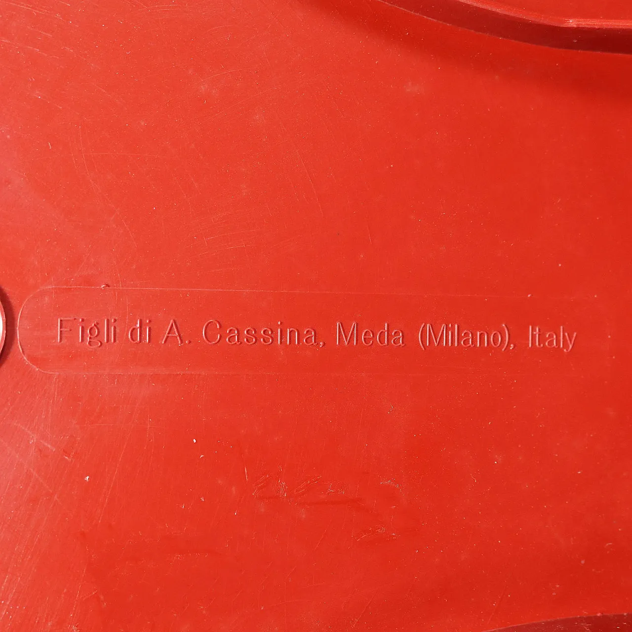 Coppia di tavolini impilabili in materiale plastico, '900 7