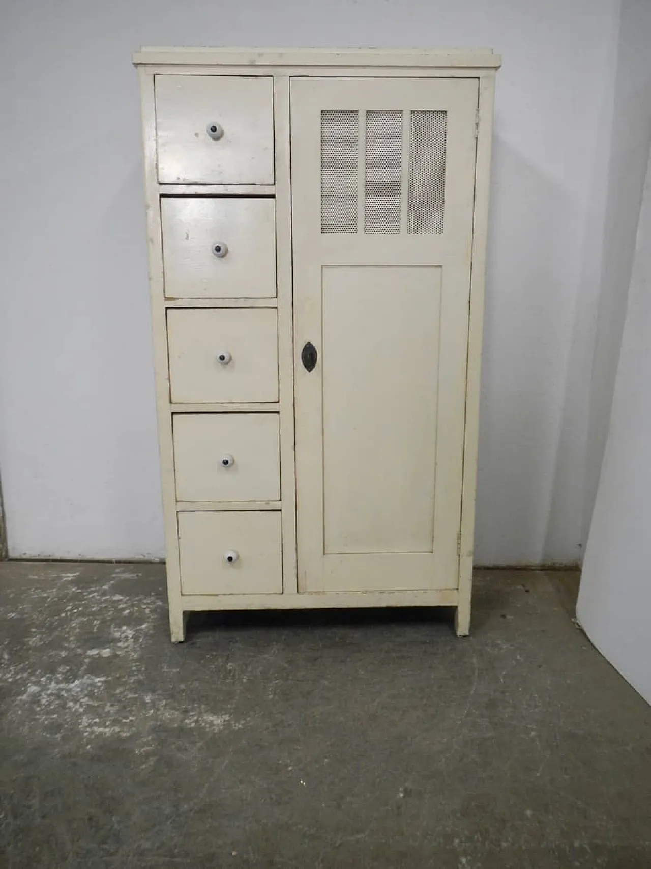 Armadio dispensa in legno di abete 1950 1