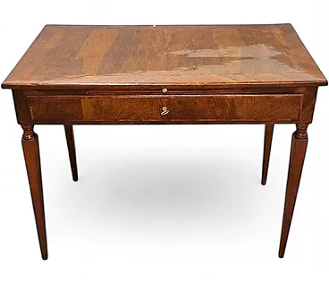 Scrivania lastronata in noce, fine '700