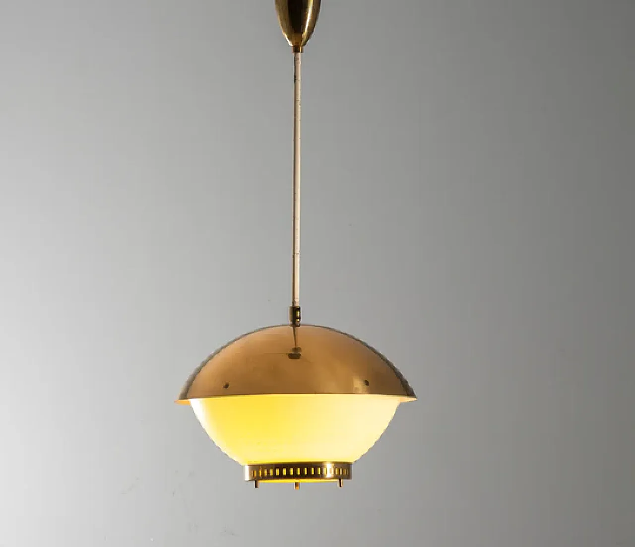 Lampada a sospensione in ottone con vetro opalino inciso, metà '900 2