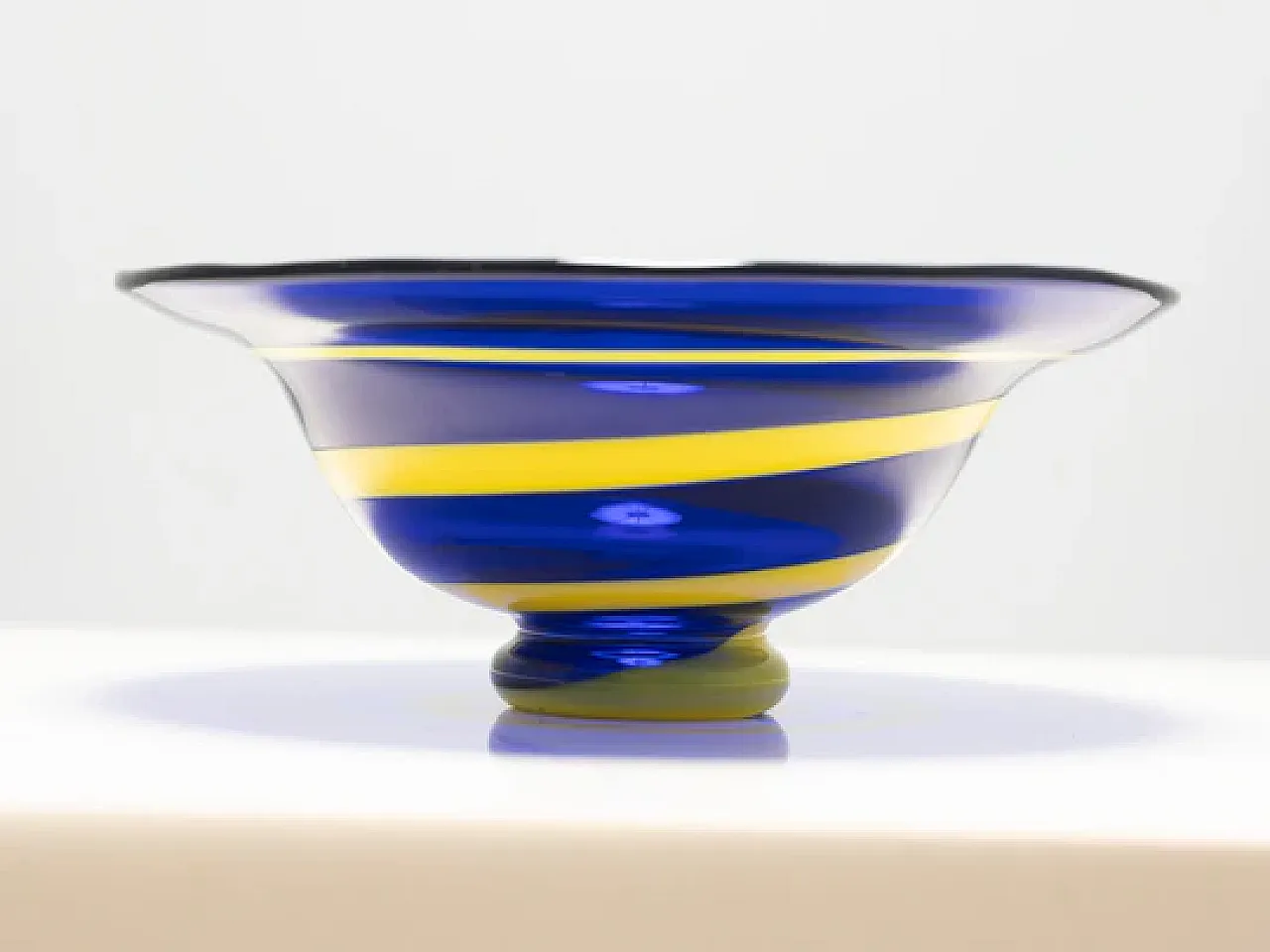 Ciotola in vetro artistico blu, anni '60 4