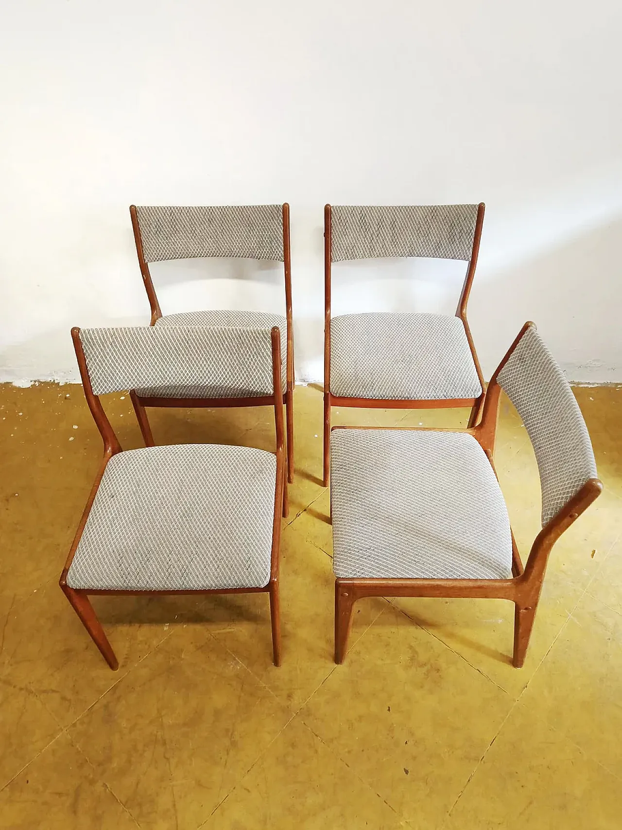 4 wooden chairs with padded backrests, 1950s 2