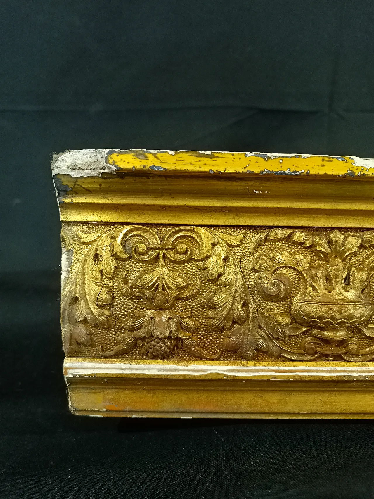Shelf neoclassical frieze gilded wood gouache, late 19th century 15