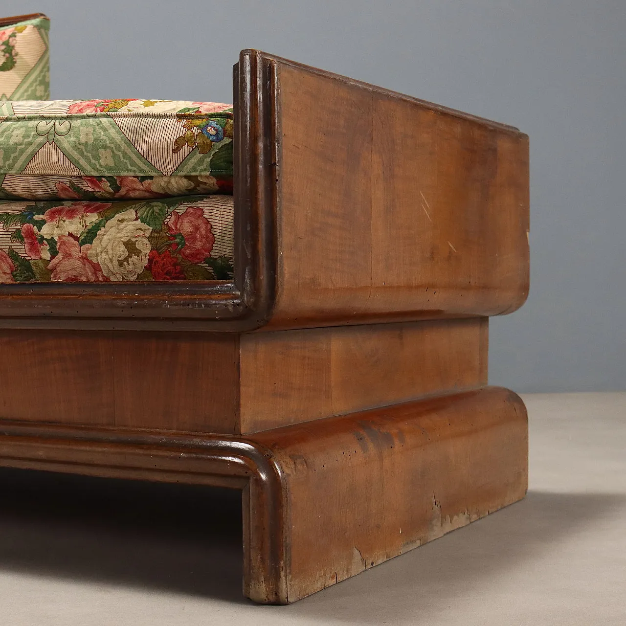 Art Deco sofa in walnut and walnut frame, late 20th century 5