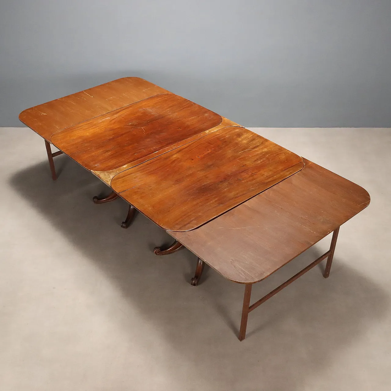 Pair of Victorian mahogany bookcase tables, 19th century 4