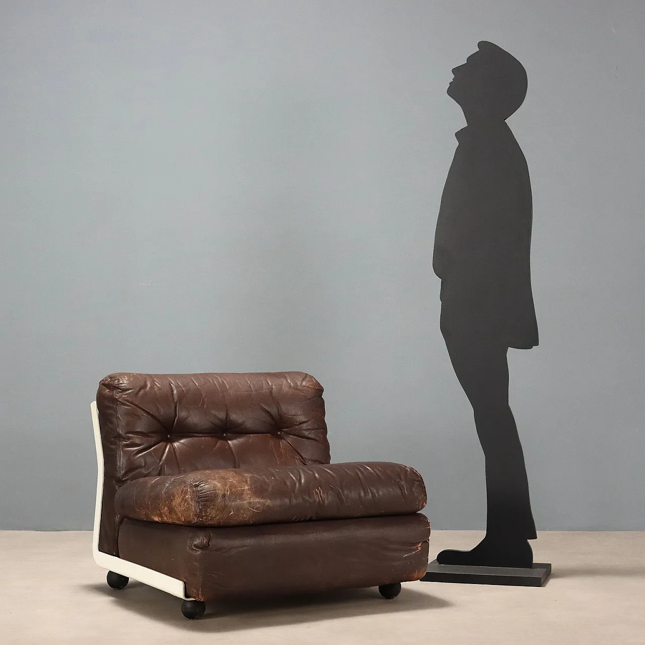 Amanta armchair in plastic, foam, and leather, 20th century 3