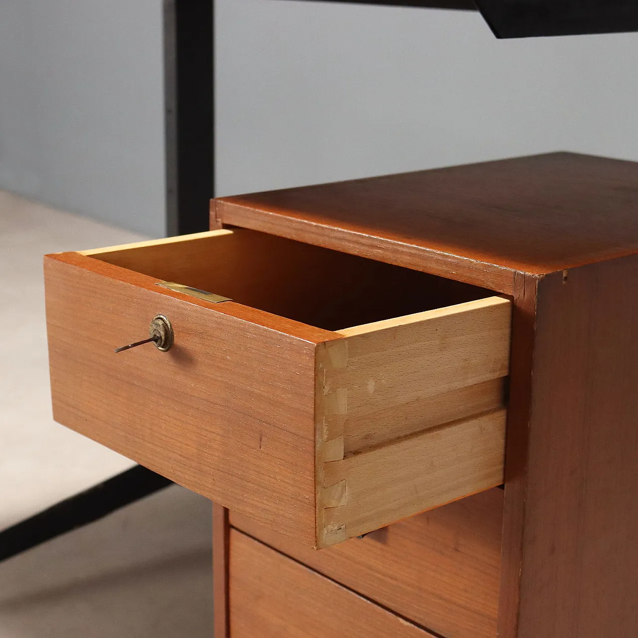 Desk with side drawer unit in teak and laminate, 20th century 4