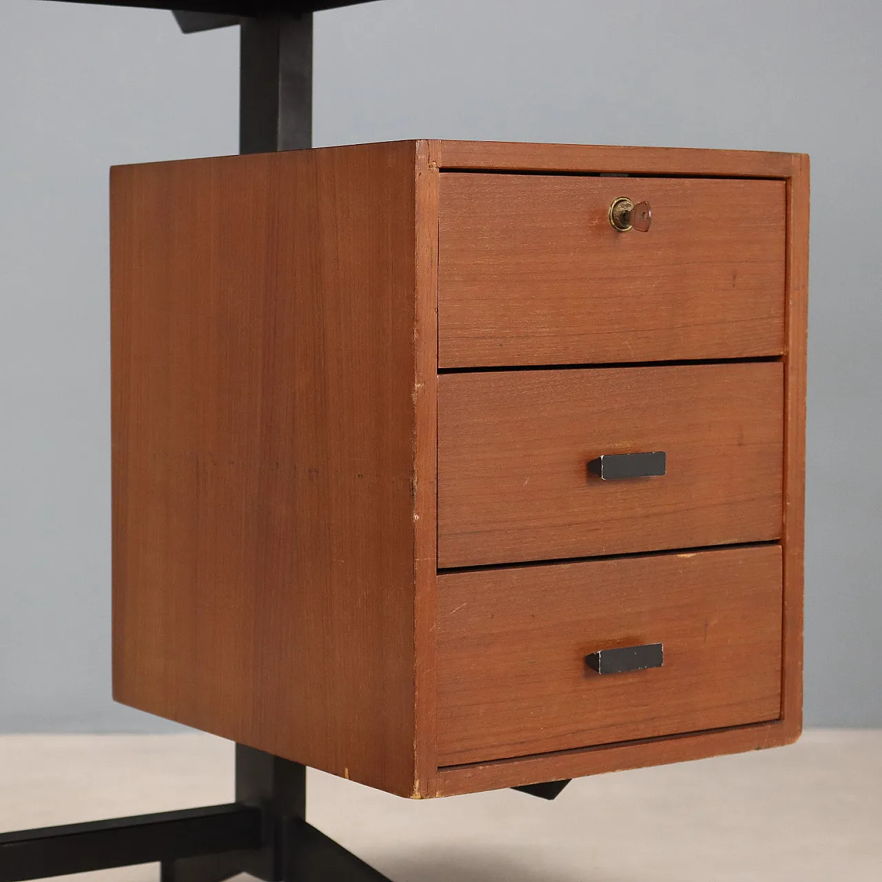 Desk with side drawer unit in teak and laminate, 20th century 6
