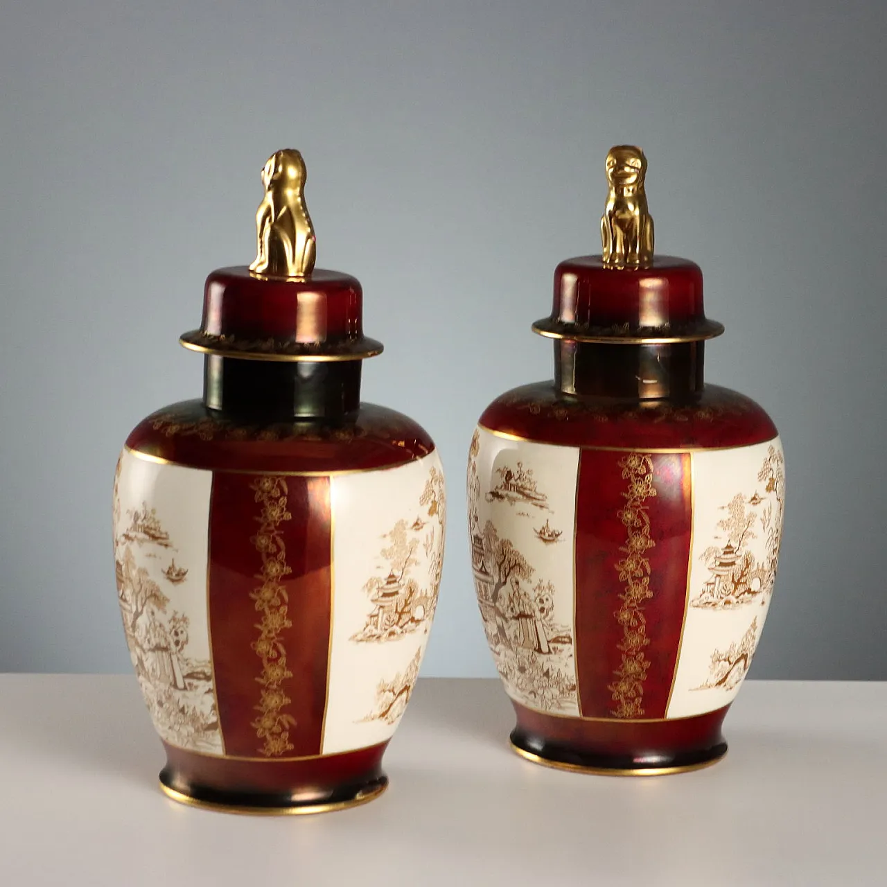 Pair of ceramic urn-shaped vases, 20th century 4