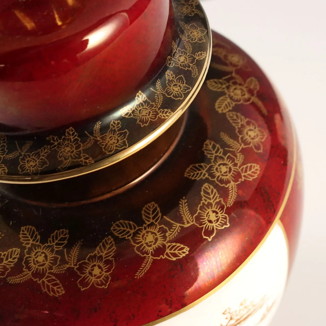 Pair of ceramic urn-shaped vases, 20th century 8