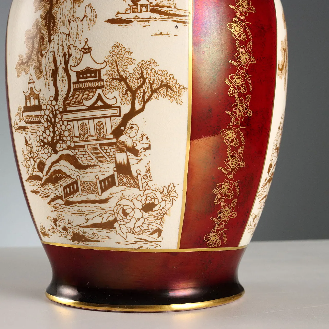 Pair of ceramic urn-shaped vases, 20th century 10