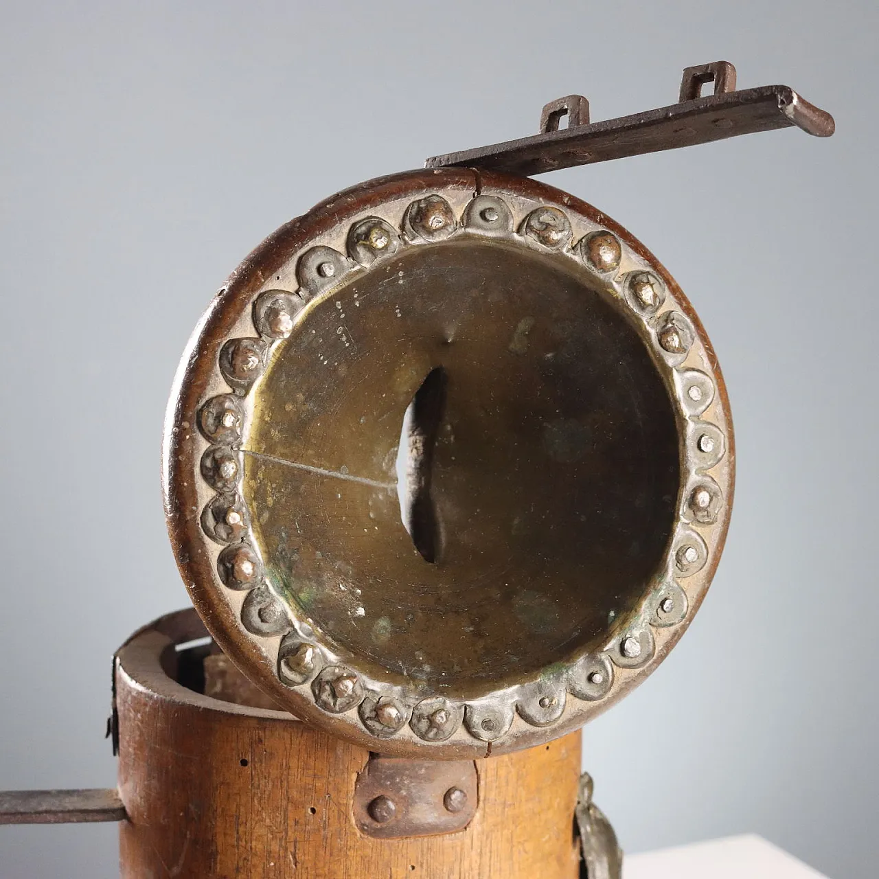 Walnut alms box with lock and iron handle, 18th century 7