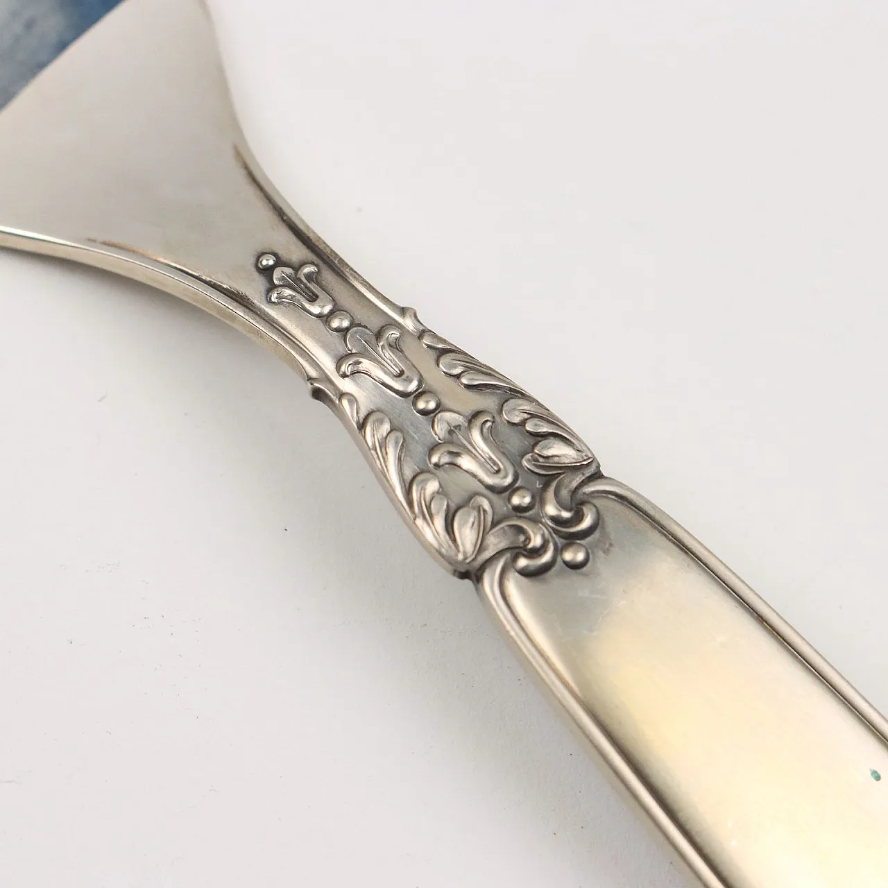 Servizio di posate in argento inciso, '900 4