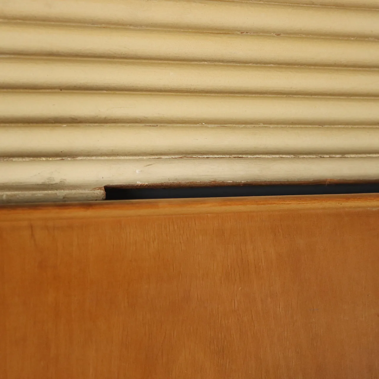 Poplar veneered wood base coat hanger, 20th century 10