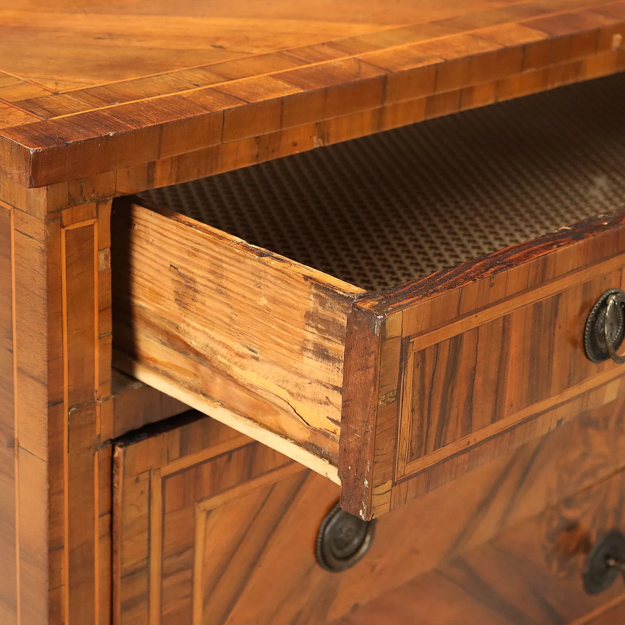 Cassettone neoclassico in noce, fine '700 3