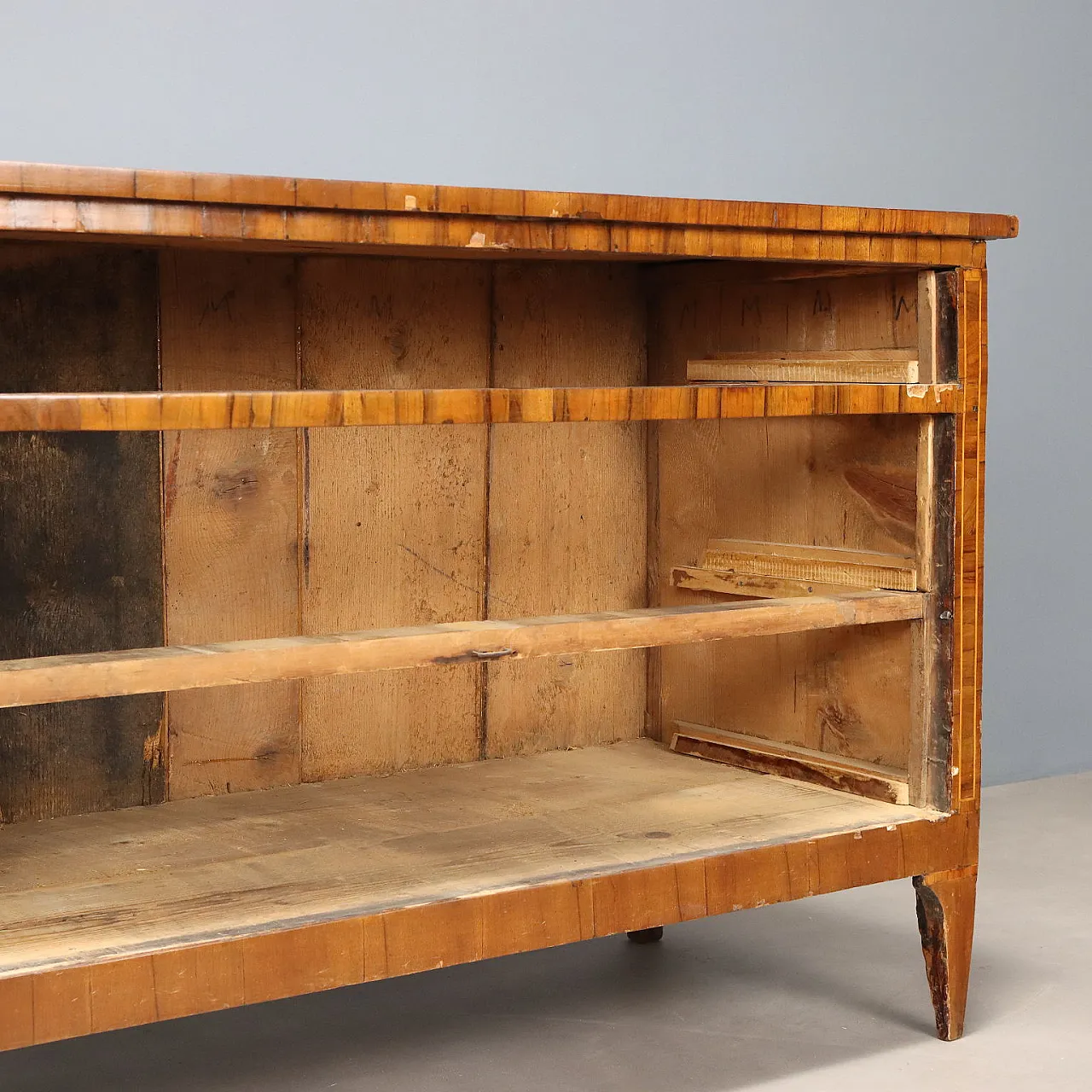 Cassettone neoclassico in noce, fine '700 10