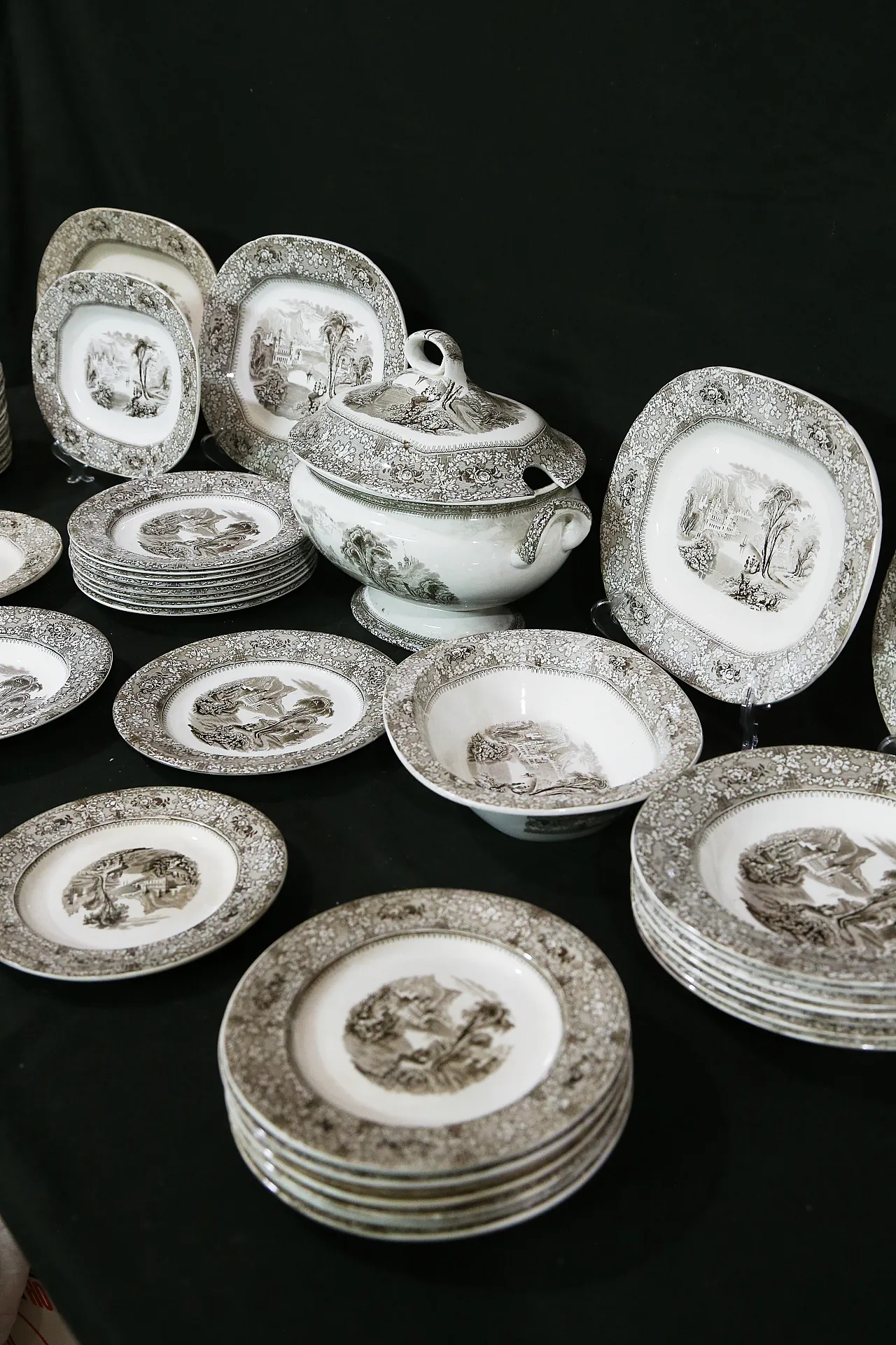 Servizio piatti per 8 F Primavesi Cardiff Swansea, 1860 22