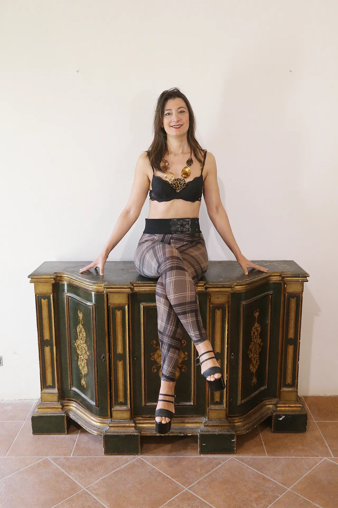 Tuscan baroque sideboard, golden lacquered, Florentine, 20th century 14