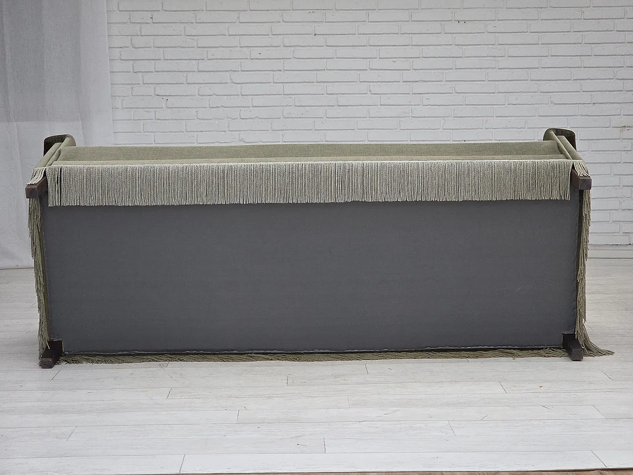 Divano danese a 3 posti in velluto verde e legno di faggio, anni '70 17