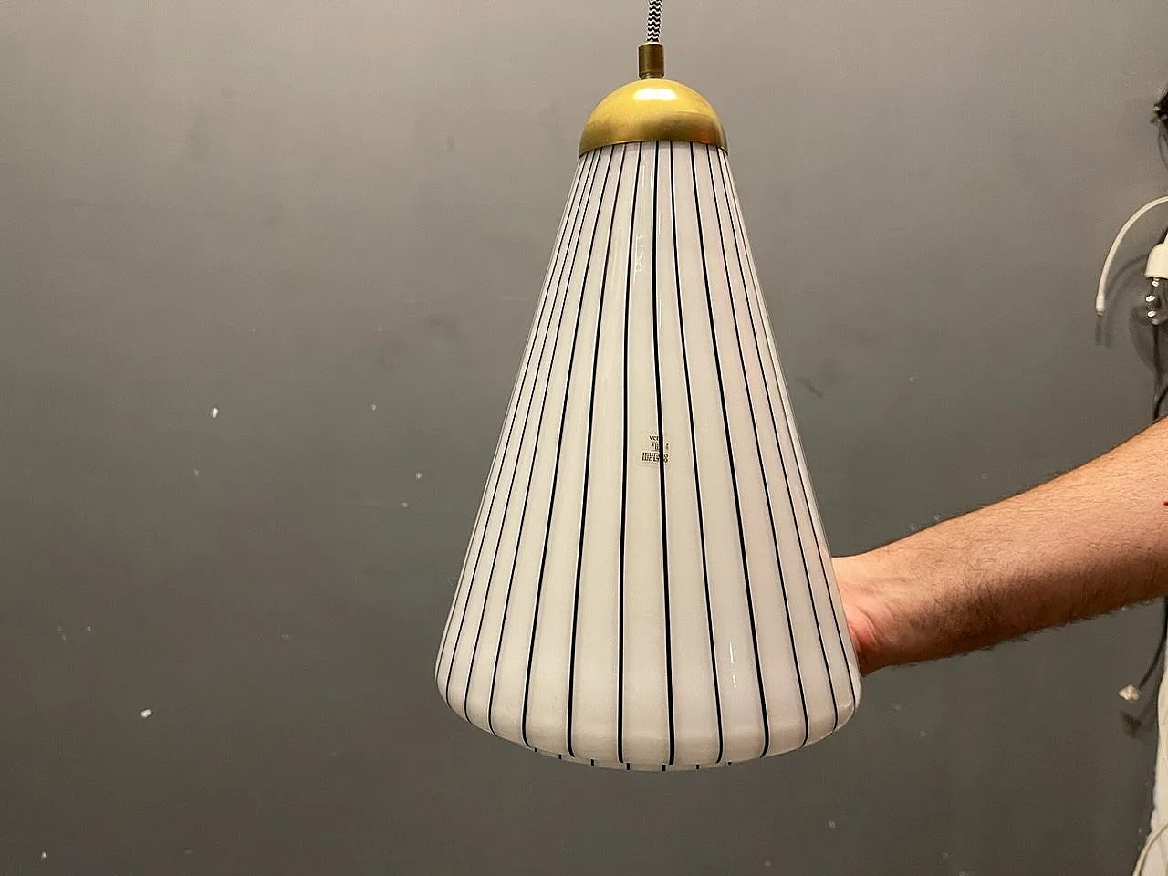 Lampada in vetro di Murano a righe bianche e nere, anni '80 7