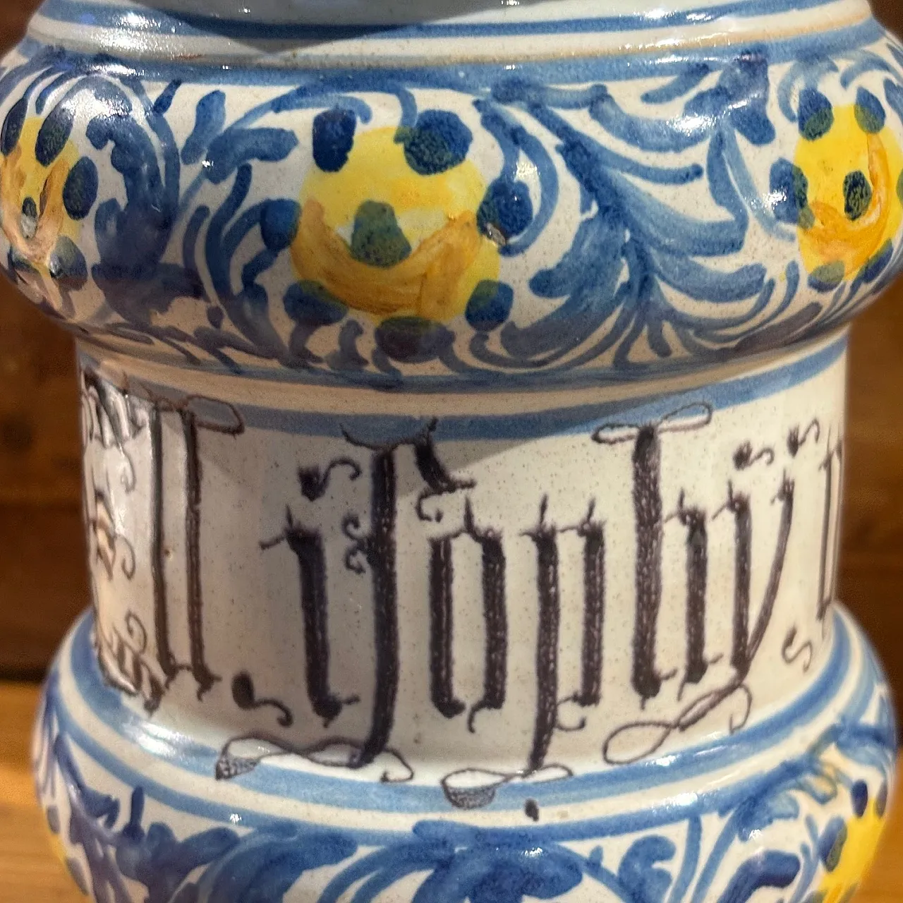 Albarello Faenza, pharmacy vase, 17th century 2