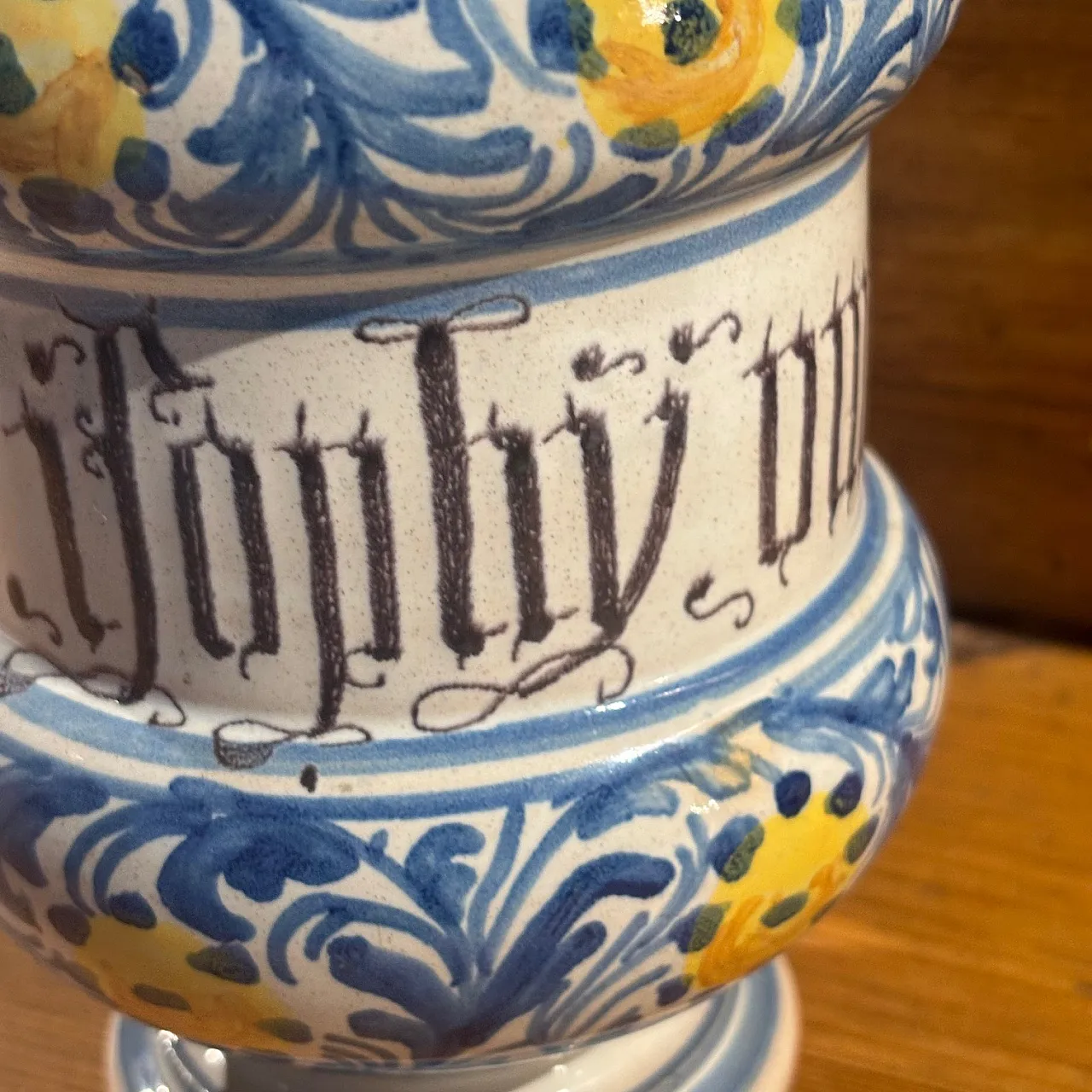 Albarello Faenza, pharmacy vase, 17th century 5