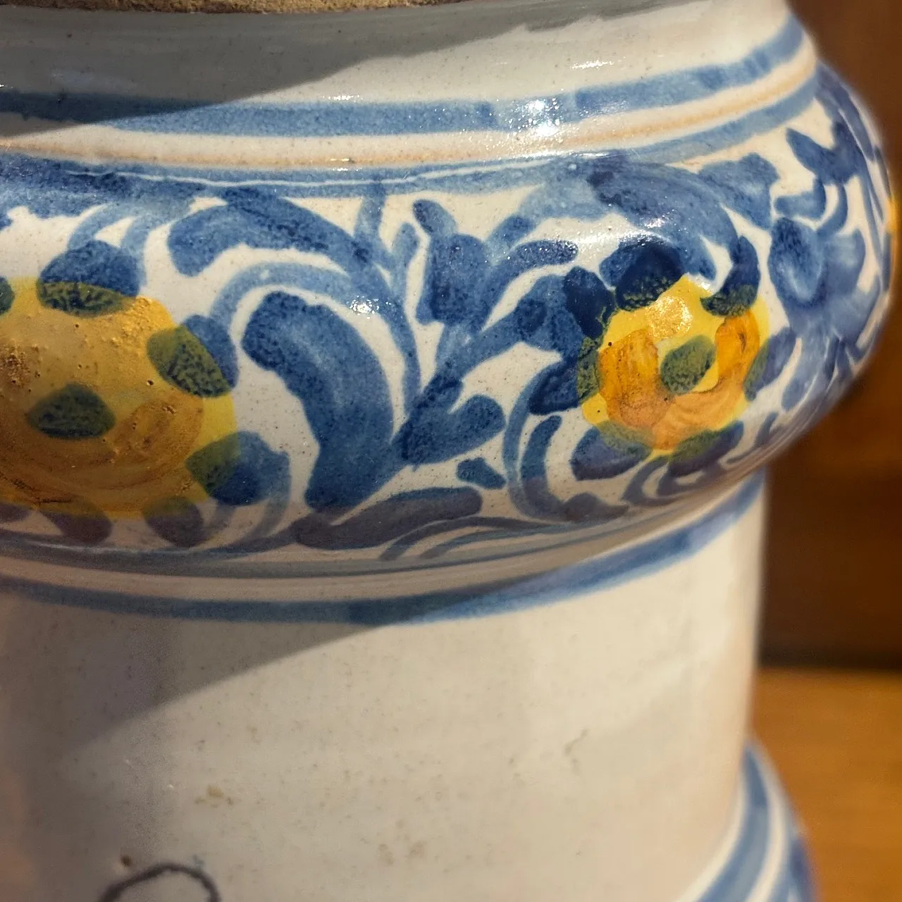 Albarello Faenza, pharmacy vase, 17th century 9